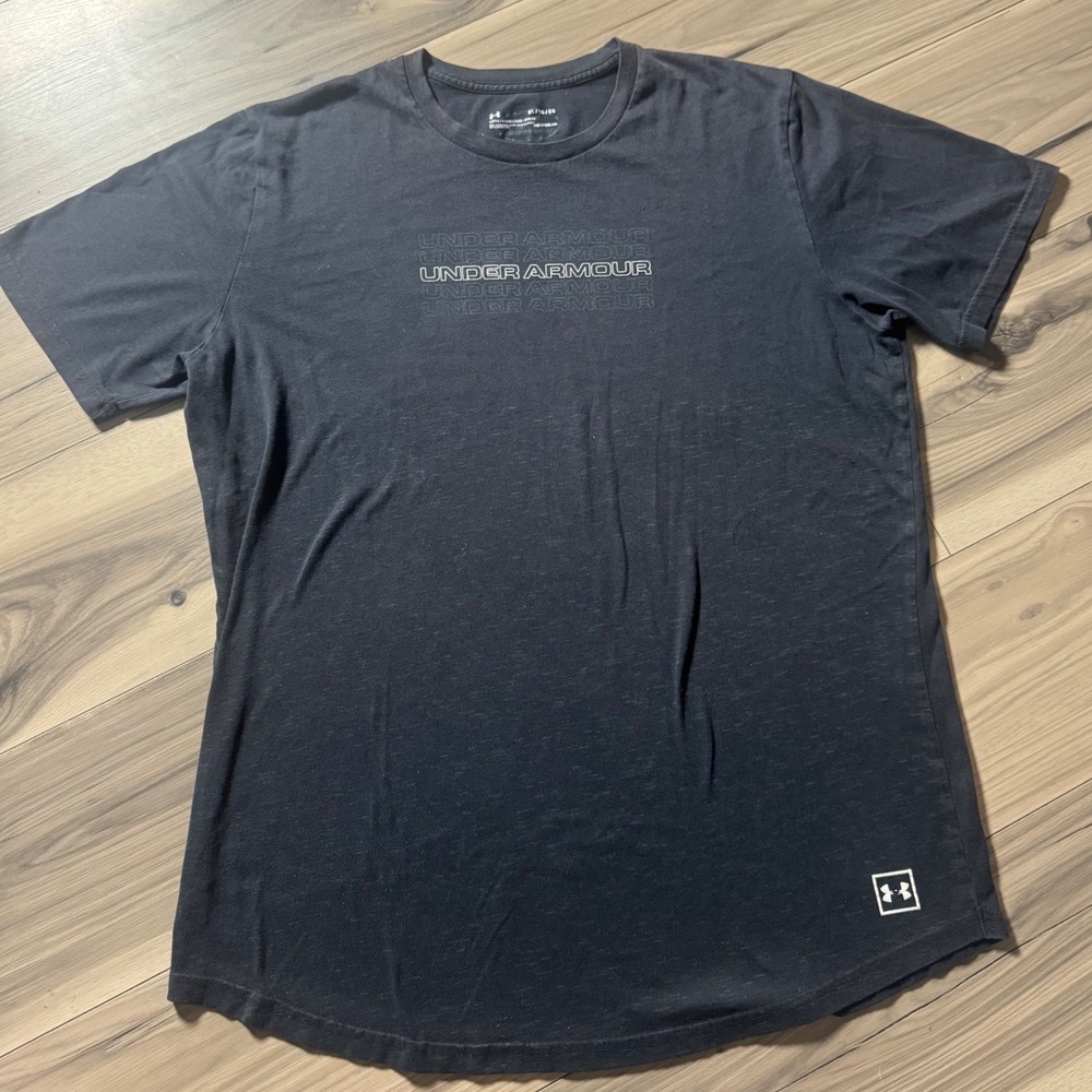 Under Armour Mens HeatGear Loose Fit Graphic T-Shirt Charcoal Black XL